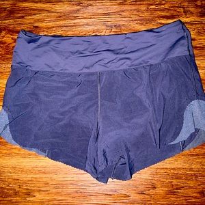 Lululemon scalloped grey shorts with zipper pocket and liner